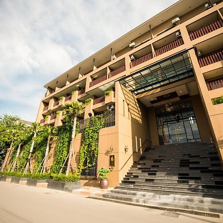 Lani Chiang Mai Hotel Bagian luar foto