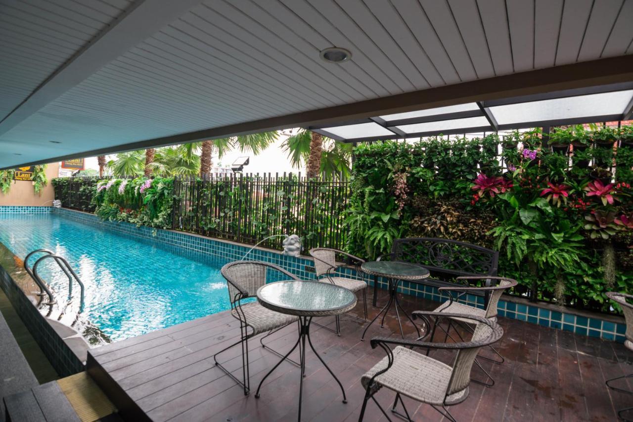 Lani Chiang Mai Hotel Bagian luar foto