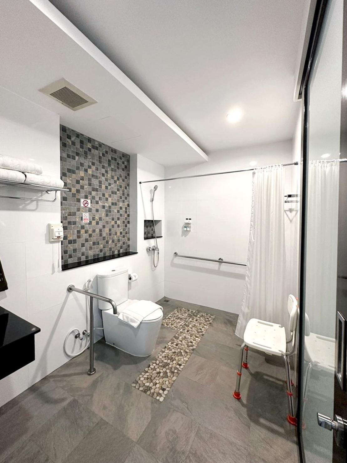 Lani Chiang Mai Hotel Bagian luar foto