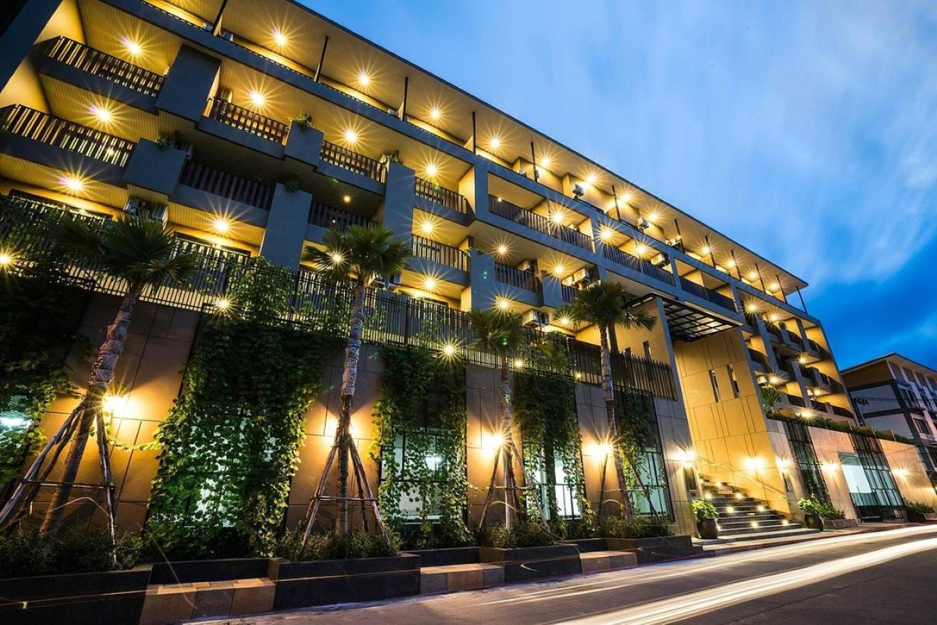 Lani Chiang Mai Hotel Bagian luar foto