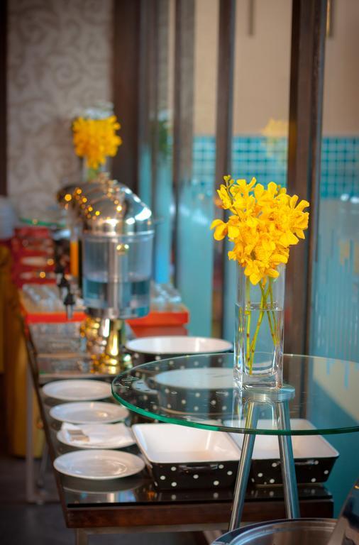 Lani Chiang Mai Hotel Bagian luar foto